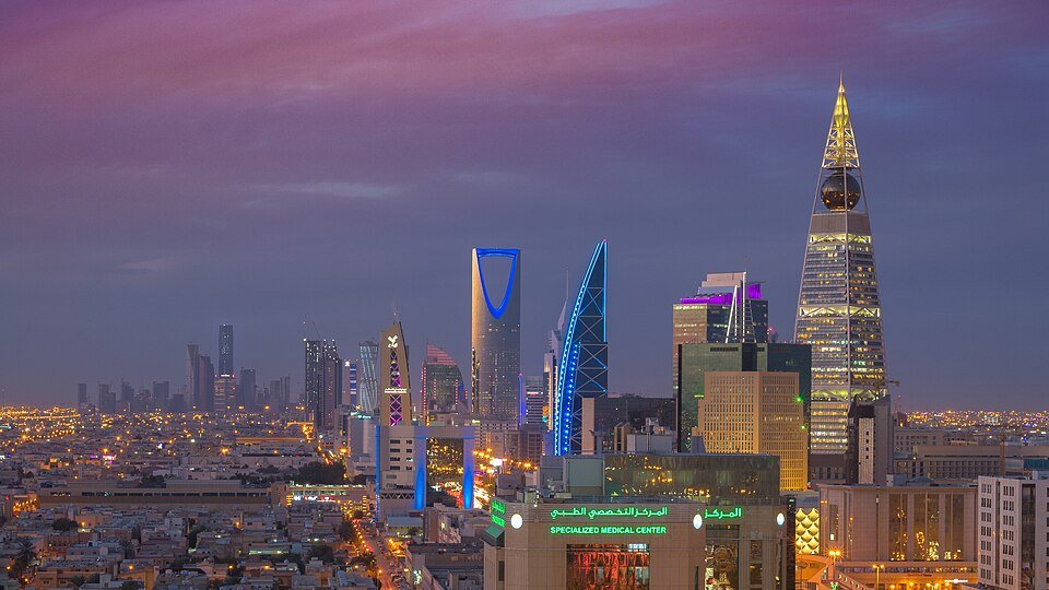 Riyadh traslado interurbano bajo petición